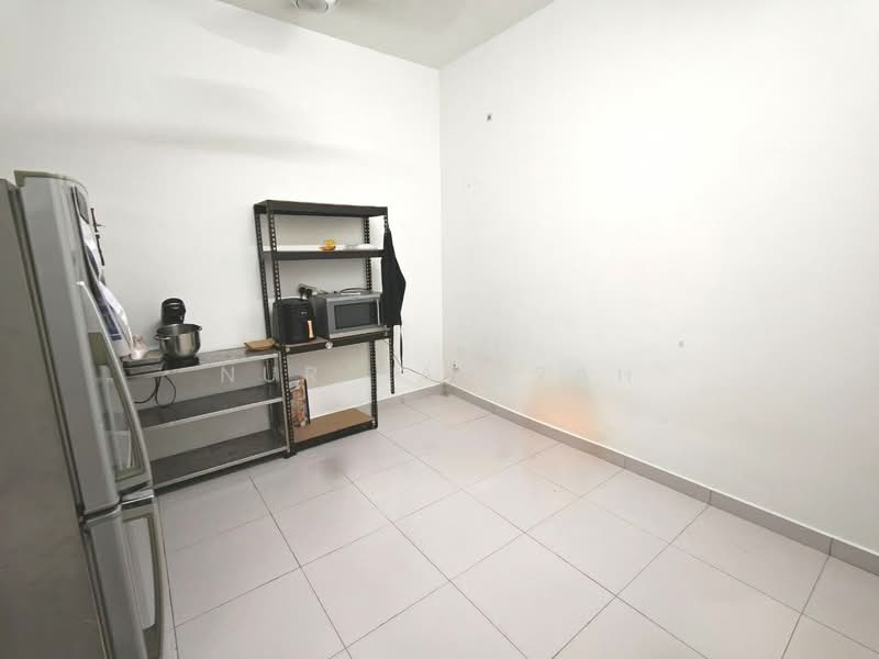 Rumah Teres 2 Tingkat untuk Dijual di Alam Suria (Puncak Alam) - Nur Hanizah - Kitchen - PropertyGuru.com.my