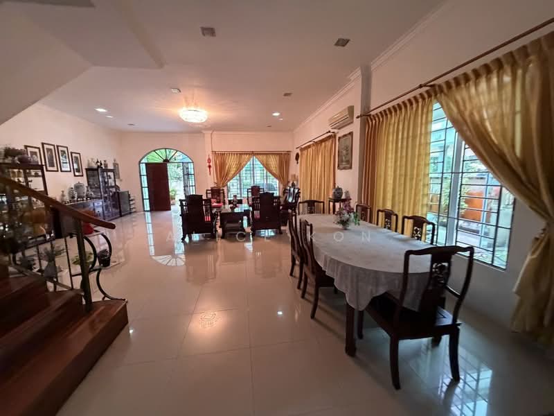 Semi-Detached House for Sale in Jalan Seladah (Kuching) - Alice Kon - Living Room - PropertyGuru.com.my
