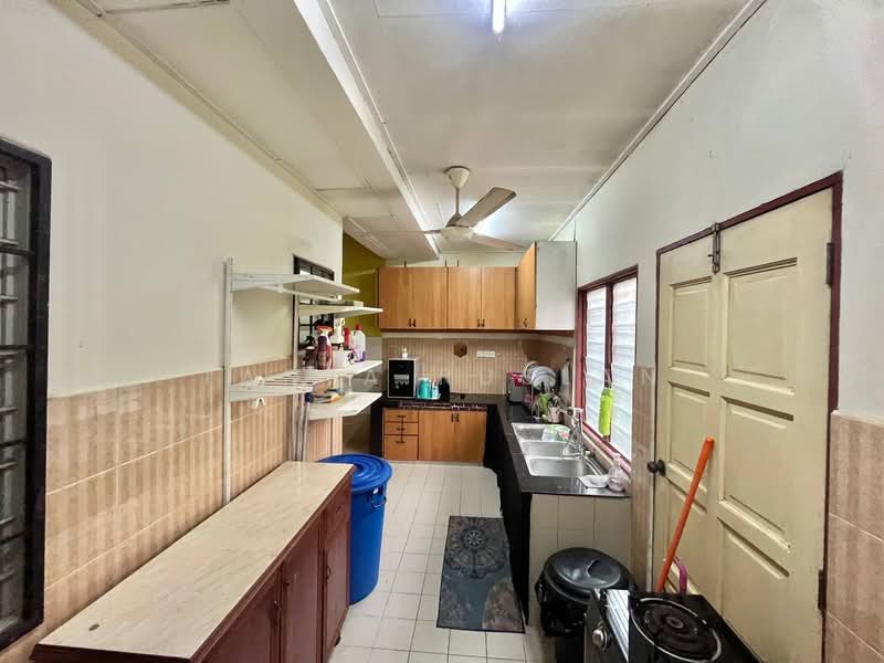 Rumah Teres untuk Dijual di Sungai Buloh (Selangor) - Tasya Ruslan - Kitchen - PropertyGuru.com.my