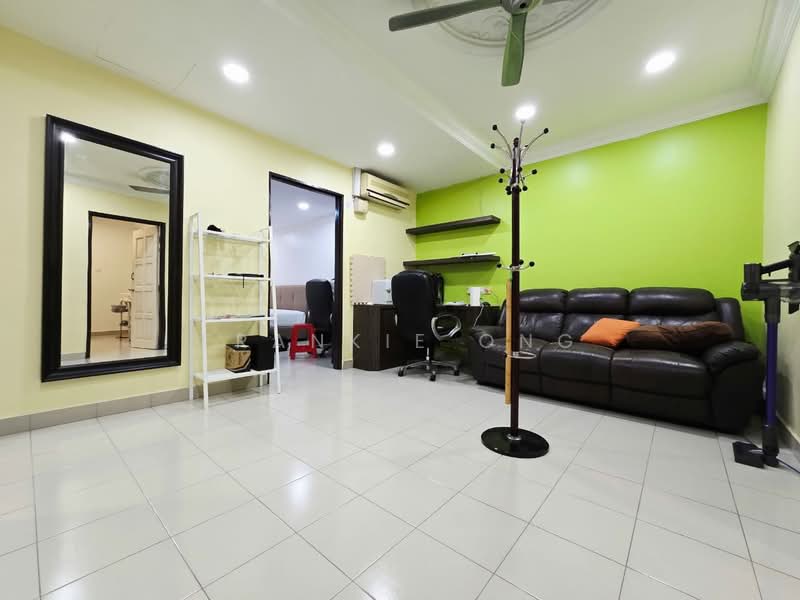 Rumah Teres 2 Tingkat untuk Dijual di Pandan Indah (Ampang) - Frankie Ong - Living Room - PropertyGuru.com.my
