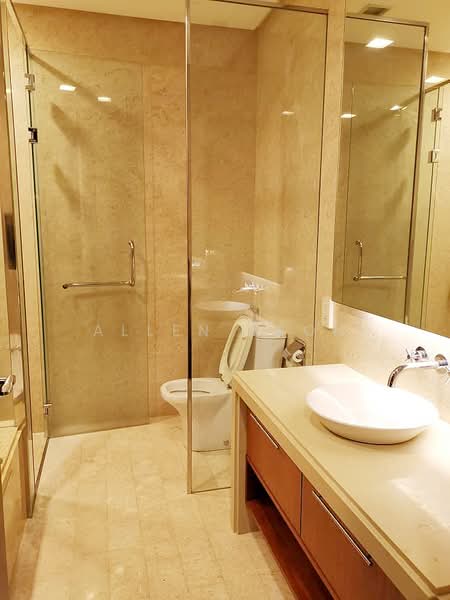 Servis Apartment untuk Dijual di Straits Quay (The Suites at Waterside) - Allen Yeoh - Bathroom - PropertyGuru.com.my