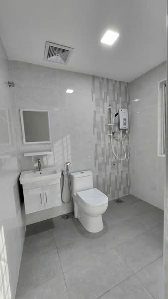 Rumah Teres untuk Dijual di Alam Damai (Cheras) - Eric Tham - Bathroom - PropertyGuru.com.my