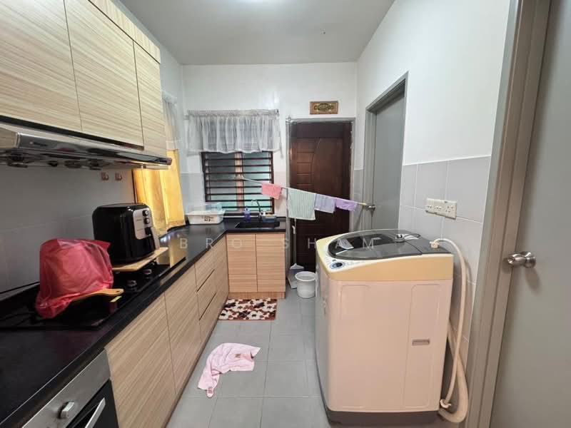 Rumah Teres 2 Tingkat untuk Dijual di Taman Nusa Idaman (Iskandar Puteri (Nusajaya)) - Bro Sham - Kitchen - PropertyGuru.com.my