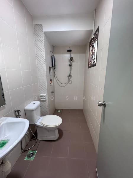 Rumah Teres 2 Tingkat untuk Dijual di Taman Nusa Idaman (Iskandar Puteri (Nusajaya)) - Bro Sham - Bathroom - PropertyGuru.com.my
