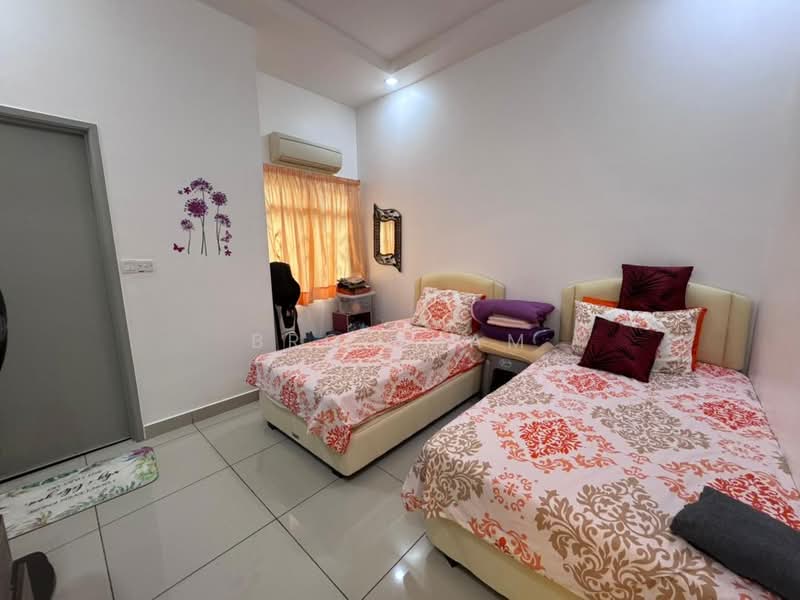 Rumah Teres 2 Tingkat untuk Dijual di Taman Nusa Idaman (Iskandar Puteri (Nusajaya)) - Bro Sham - Bedroom - PropertyGuru.com.my