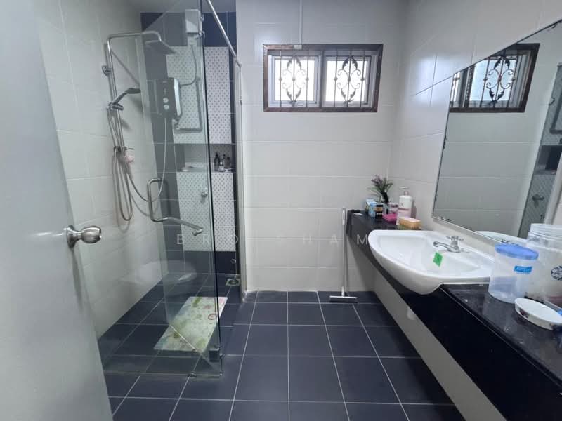 Rumah Teres 2 Tingkat untuk Dijual di Taman Nusa Idaman (Iskandar Puteri (Nusajaya)) - Bro Sham - Bathroom - PropertyGuru.com.my