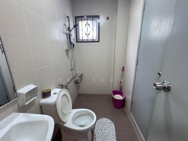 Rumah Teres 2 Tingkat untuk Dijual di Taman Nusa Idaman (Iskandar Puteri (Nusajaya)) - Bro Sham - Bathroom - PropertyGuru.com.my