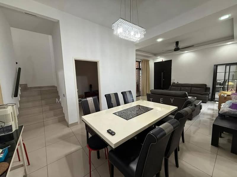 Cluster House for Sale in Taman Setia Indah (Tebrau) - Michelle Tey - Dining Room - PropertyGuru.com.my