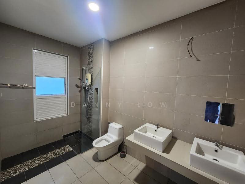 Rumah Berkembar untuk Dijual di Alam Damai (Cheras) - Danny Low - Bathroom - PropertyGuru.com.my