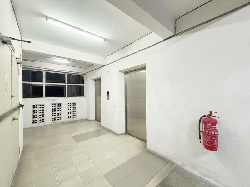 Pangsapuri untuk Dijual di Apartment Alunan Bayu - Hazeman Omar - Corridor - PropertyGuru.com.my