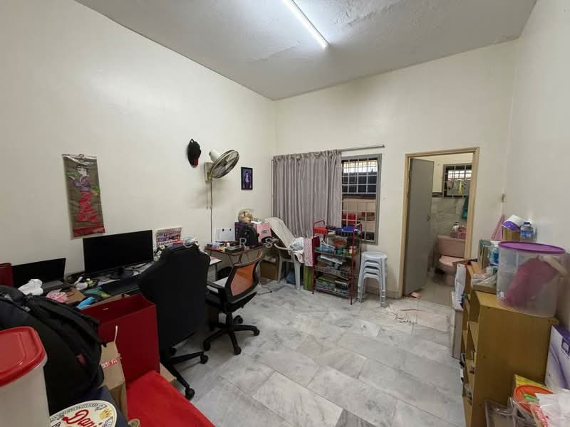 2-storey Terraced House for Sale in Taman Sri Putri (Skudai) - Carson . - Study - PropertyGuru.com.my