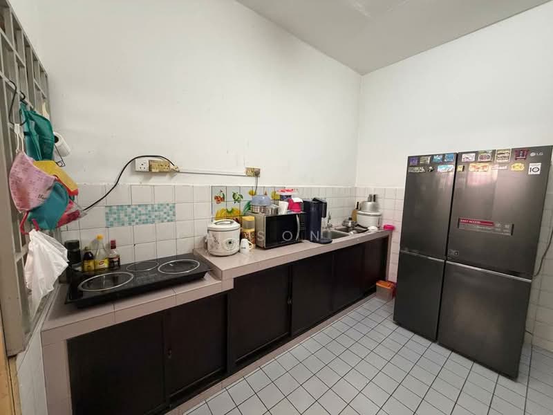 2-storey Terraced House for Sale in Taman Sri Putri (Skudai) - Carson . - Kitchen - PropertyGuru.com.my