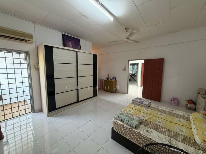 2-storey Terraced House for Sale in Taman Sri Putri (Skudai) - Carson . - Bedroom - PropertyGuru.com.my