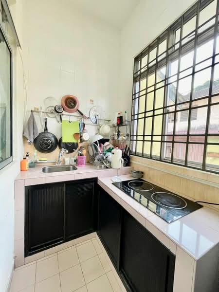 Johor Bahru , Taman Daya untuk Untuk Dijual - RM 688,000, Apr 2026 - Kitchen - PropertyGuru.com.my