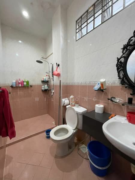 Johor Bahru , Taman Daya untuk Untuk Dijual - RM 688,000, Apr 2026 - Bathroom - PropertyGuru.com.my
