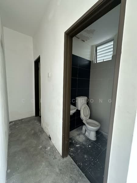 Shop / Office for Rent in Taiping (Perak) - Colny Chong - Bathroom - PropertyGuru.com.my