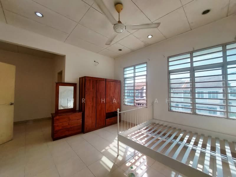 Terraced House for Sale in Sungai Buloh (Selangor) - Nur Hanizah - PropertyGuru.com.my