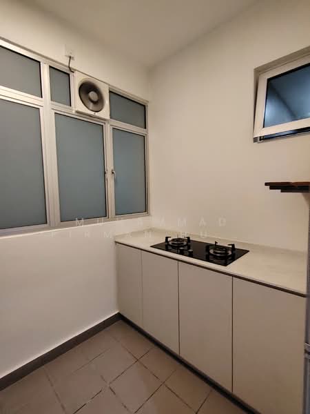Service Residence for Rent at Gaya Resort Homes - Muhammad Firman Hussain - Kitchen - PropertyGuru.com.my