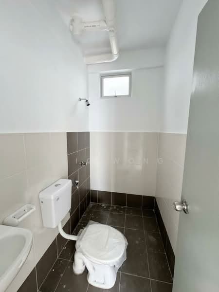 Flat for Rent at PANGSAPURI CENDERA 1 - Eric Wong - Bathroom - PropertyGuru.com.my
