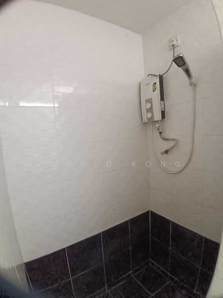 Semi-Detached House for Sale in Taman Canning (Ipoh) - Ronald Kong - Bathroom - PropertyGuru.com.my