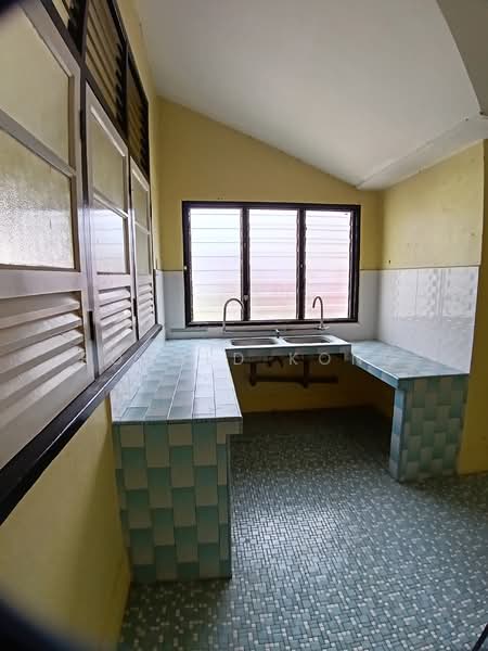 Semi-Detached House for Sale in Taman Canning (Ipoh) - Ronald Kong - Kitchen - PropertyGuru.com.my