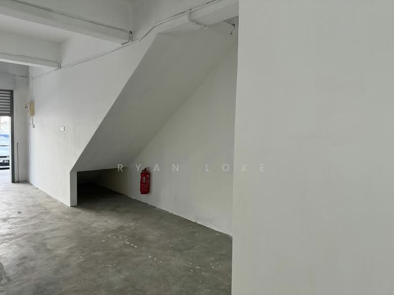 Shop for Rent in Taman Lestari Perdana (Seri Kembangan) - Ryan Loke - Interior - PropertyGuru.com.my