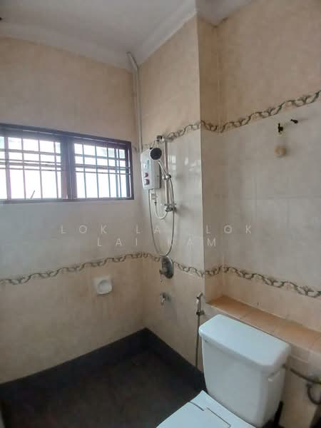 2-storey Terraced House for Rent in Putra Heights (Subang Jaya) - Lok Lai Lok Lai Kam - Bathroom - PropertyGuru.com.my