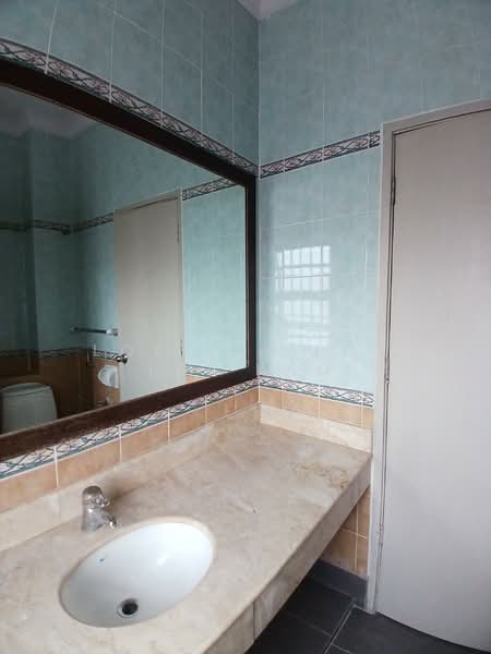 2-storey Terraced House for Rent in Putra Heights (Subang Jaya) - Lok Lai Lok Lai Kam - Bathroom - PropertyGuru.com.my