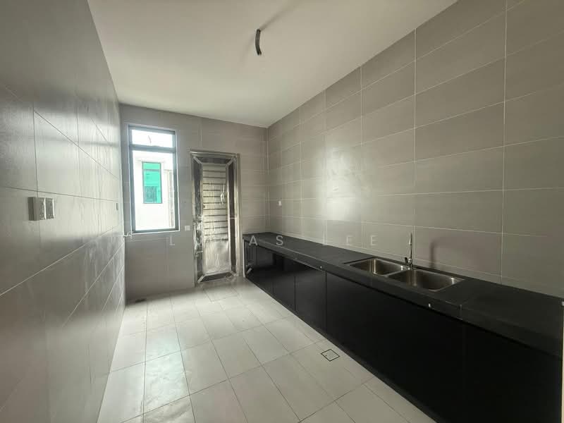 Rumah Teres 2 Tingkat untuk Dijual di Bandar Seri Alam (Masai) - Lucas Lee - Kitchen - PropertyGuru.com.my