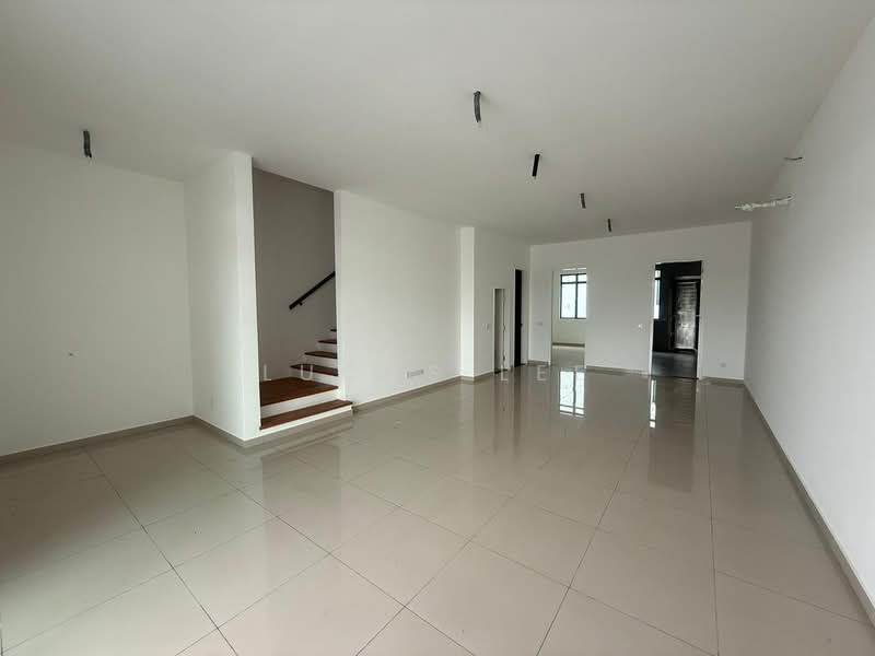 Rumah Teres 2 Tingkat untuk Dijual di Bandar Seri Alam (Masai) - Lucas Lee - Living Room - PropertyGuru.com.my