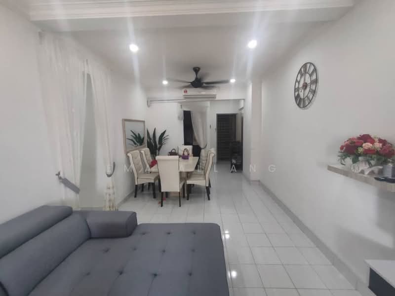 Servis Apartment untuk Dijual di Serdang Skyvillas (Serdang Perdana) - EMA ALLANG - Living Room - PropertyGuru.com.my