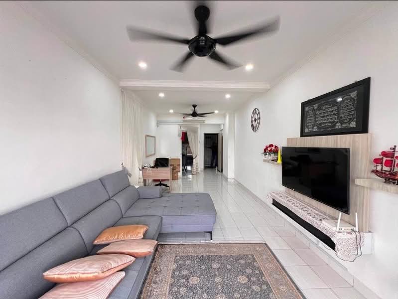 Servis Apartment untuk Dijual di Serdang Skyvillas (Serdang Perdana) - EMA ALLANG - Living Room - PropertyGuru.com.my