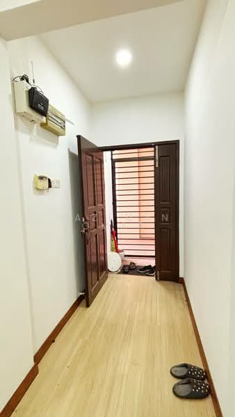 Sri Bayu Apartments untuk Untuk Dijual - RM 330,000, Apr 2026 - Entrance - PropertyGuru.com.my