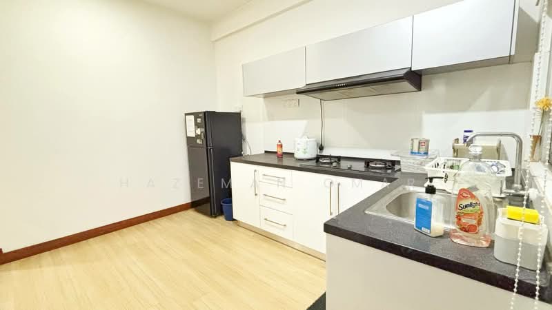 Sri Bayu Apartments untuk Untuk Dijual - RM 330,000, Apr 2026 - Kitchen - PropertyGuru.com.my