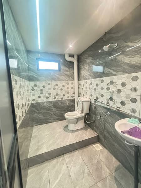 Bandar Selesa Jaya untuk Untuk Dijual - RM 228,000, Apr 2026 - Bathroom - PropertyGuru.com.my