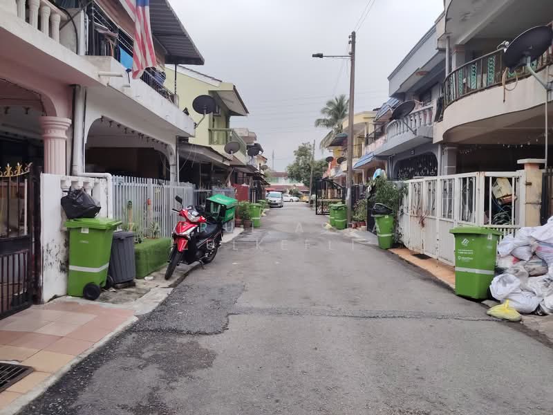 Batu Caves STRATEGIC Double Storey House Taman Koperasi Polis Fasa 1 Batu Caves untuk Untuk Dijual - RM 410,000, Apr 2026 - Exterior - PropertyGuru.com.my