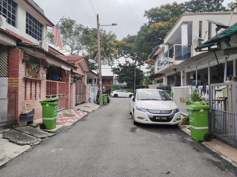 Batu Caves STRATEGIC Double Storey House Taman Koperasi Polis Fasa 1 Batu Caves untuk Untuk Dijual - RM 410,000, Apr 2026 - Exterior - PropertyGuru.com.my