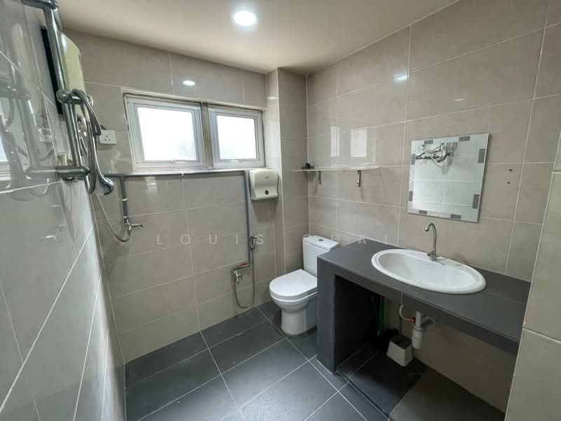Shop / Office for Rent in SS2 (Petaling Jaya) - Louis Chai - Bathroom - PropertyGuru.com.my