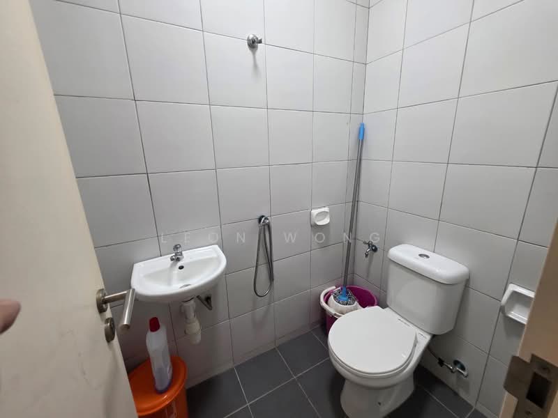 3-storey Terraced House for Rent in Batu Arang (Selangor) - LEON WONG - Bathroom - PropertyGuru.com.my