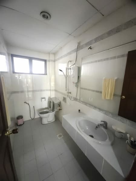 Kondominium untuk Dijual di Allamanda - Sam Lam - Bathroom - PropertyGuru.com.my