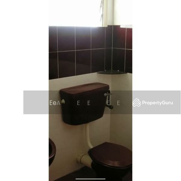 Rumah Berkembar untuk Dijual di Island Glades (Jelutong) - A Ee Ee - Bathroom - PropertyGuru.com.my
