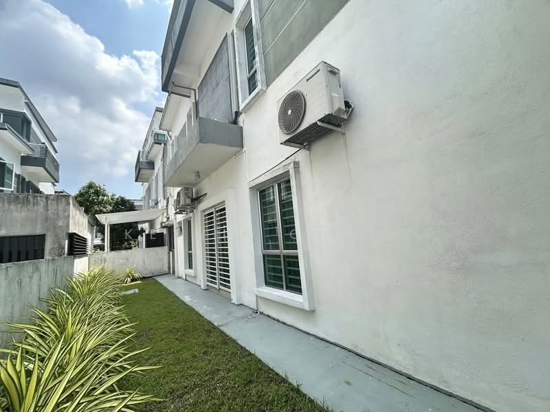 Semi-Detached House for Sale in Ipoh (Perak) - Kelvin Chong - Exterior - PropertyGuru.com.my