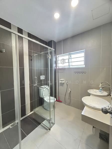 Semi-Detached House for Sale in Ipoh (Perak) - Kelvin Chong - Bathroom - PropertyGuru.com.my