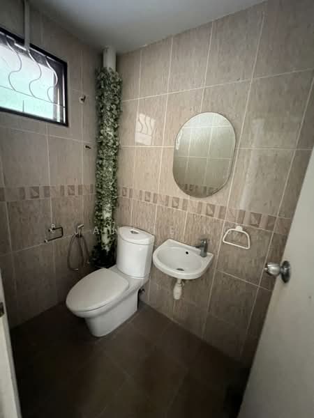 3-storey Terraced House for Sale in Sierramas (Sungai Buloh) - Janice Ng - Bathroom - PropertyGuru.com.my