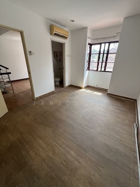 3-storey Terraced House for Sale in Sierramas (Sungai Buloh) - Janice Ng - Bathroom - PropertyGuru.com.my