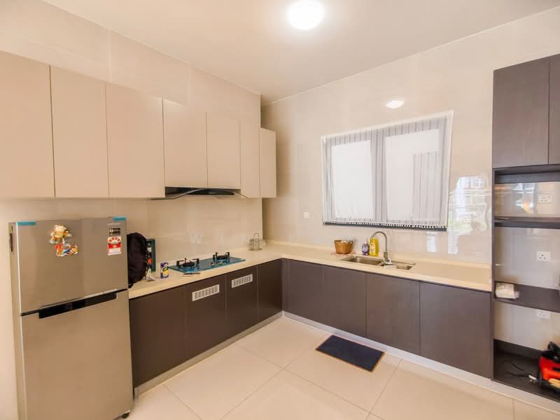 Condominium for Rent at Bay Point @ Country Garden Danga Bay - Win Kam - Kitchen - PropertyGuru.com.my