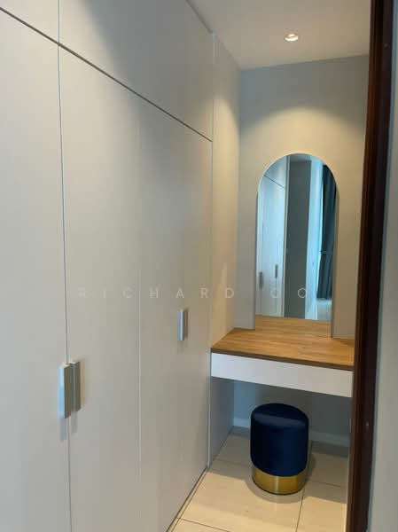 Kondominium untuk Disewa di Queens Residences Q1 @ Queens Waterfront - Richard Oo - Wardrobe - PropertyGuru.com.my