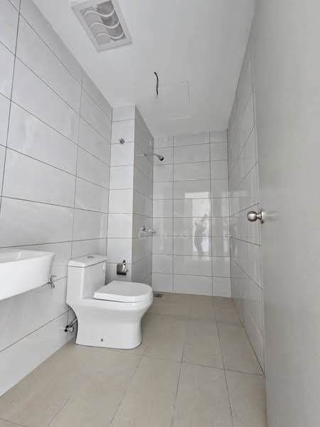 Service Residence for Sale at Amber Cove - YM Chong - Bathroom - PropertyGuru.com.my