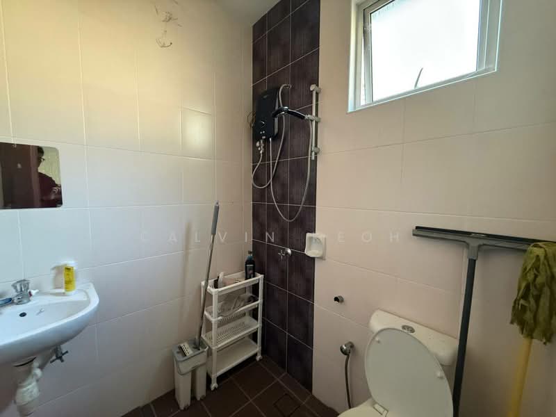 3-storey Terraced House for Sale in Sungai Ara (Penang) - Calvin Keoh - Bathroom - PropertyGuru.com.my