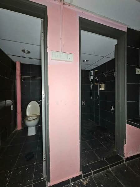 Kedai / Pejabat untuk Disewa di Taman Sentosa (Johor Bahru) - Carson . - Bathroom - PropertyGuru.com.my